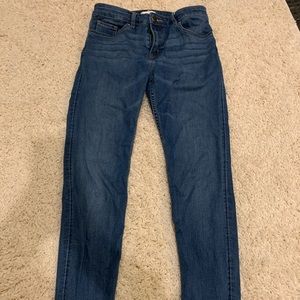 Medium wash skinny jeans